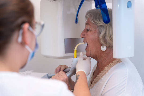 Best Emergency Dental Extractions in Arbury Hls, IL